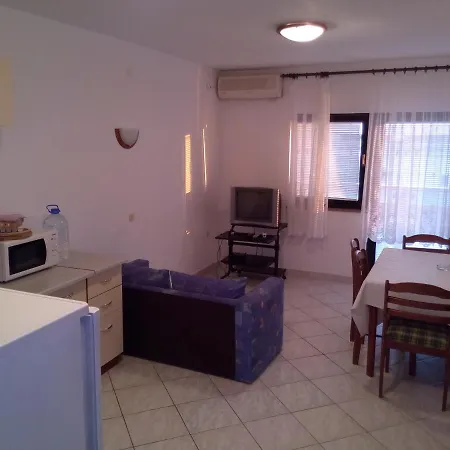Apartament Maslina *